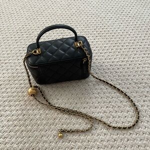Black leather Quilted vanity case Handbag